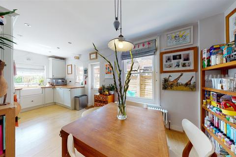 28 Beverley Road, Canterbury, CT2 7EN