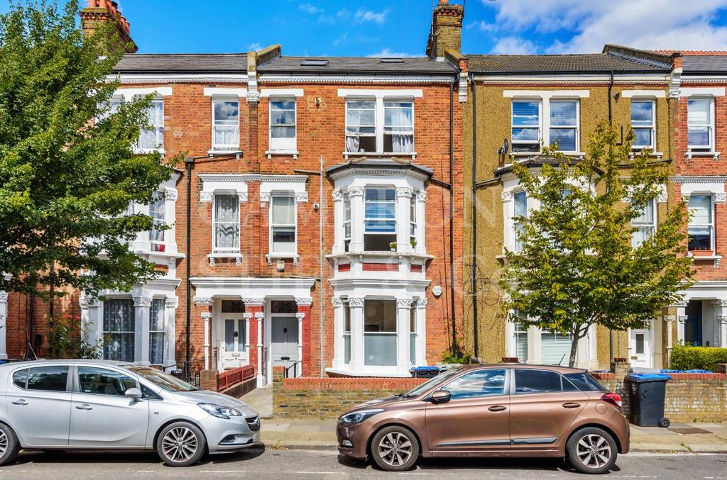 Dunster Gardens, London 2 bed flat £675,000