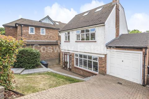 9 The Reddings, London, NW7 4JN