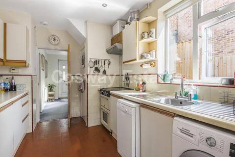 9 The Reddings, London, NW7 4JN