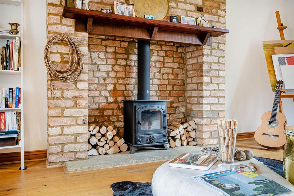 8513284-interior15.jpg