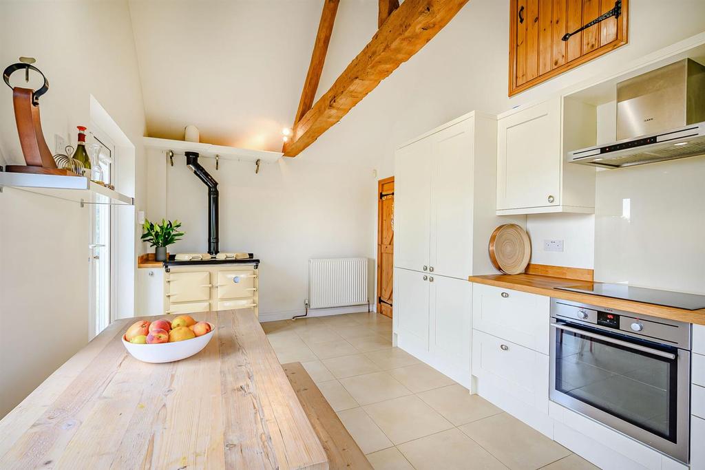 8513284-interior06.jpg