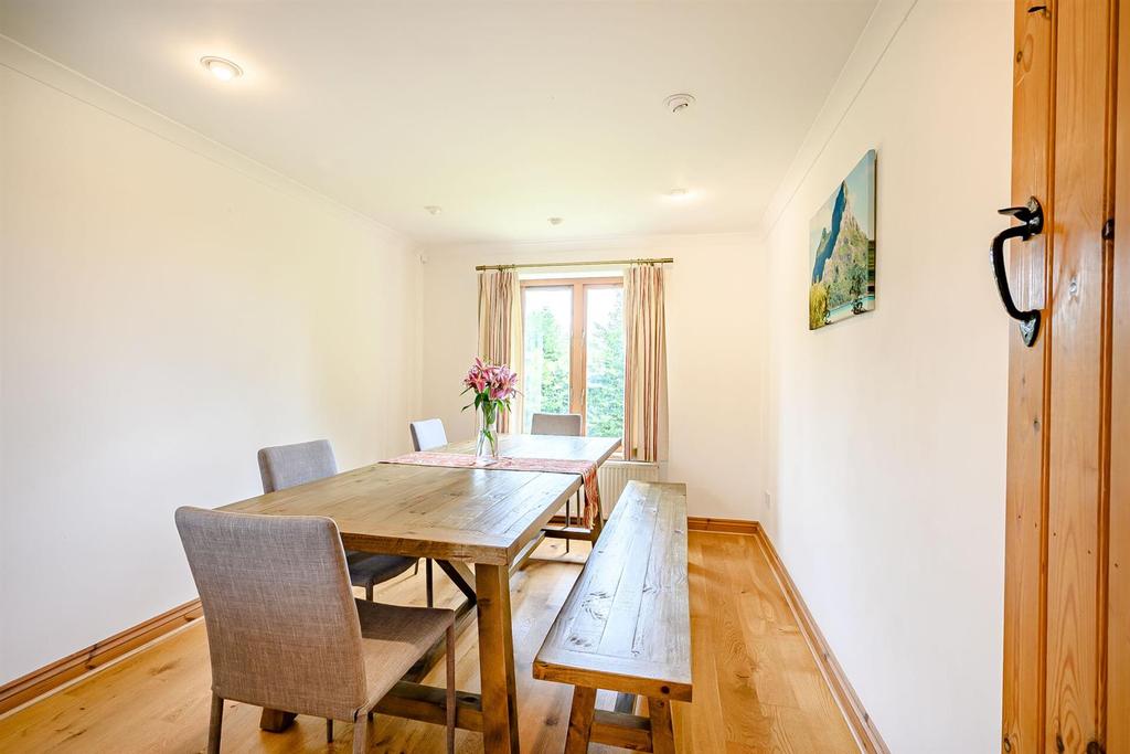 8513284-interior38.jpg