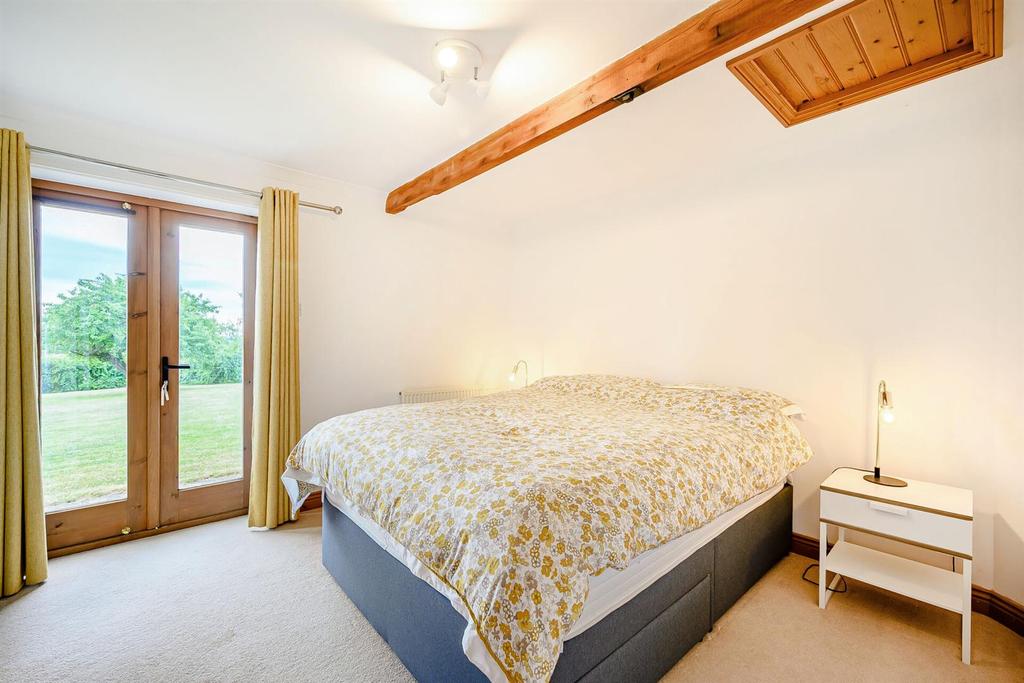 8513284-interior25.jpg