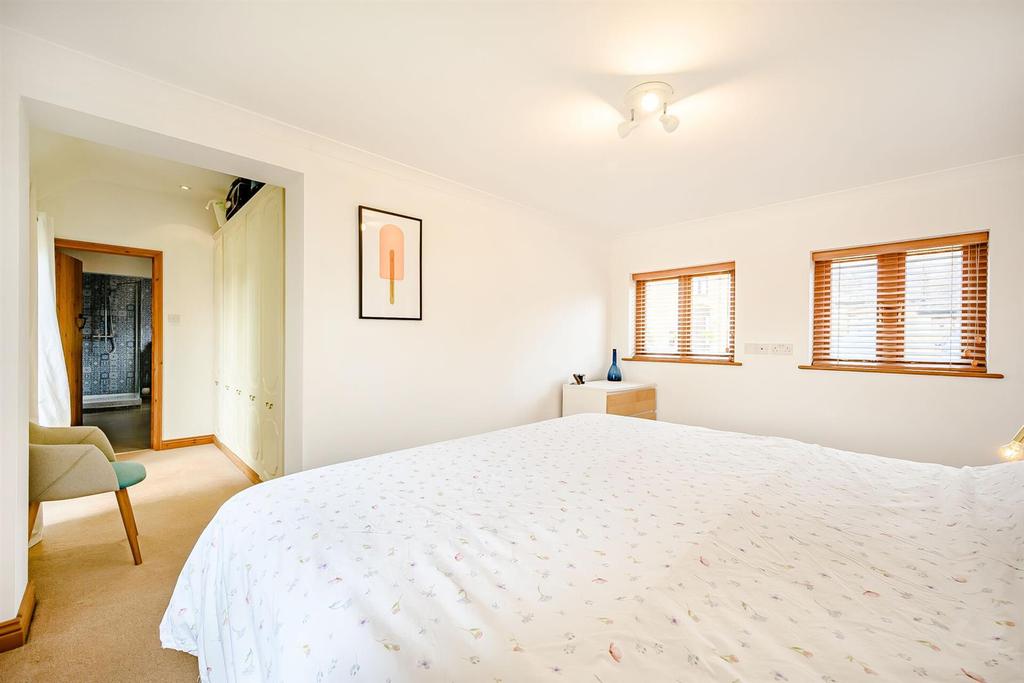 8513284-interior30.jpg
