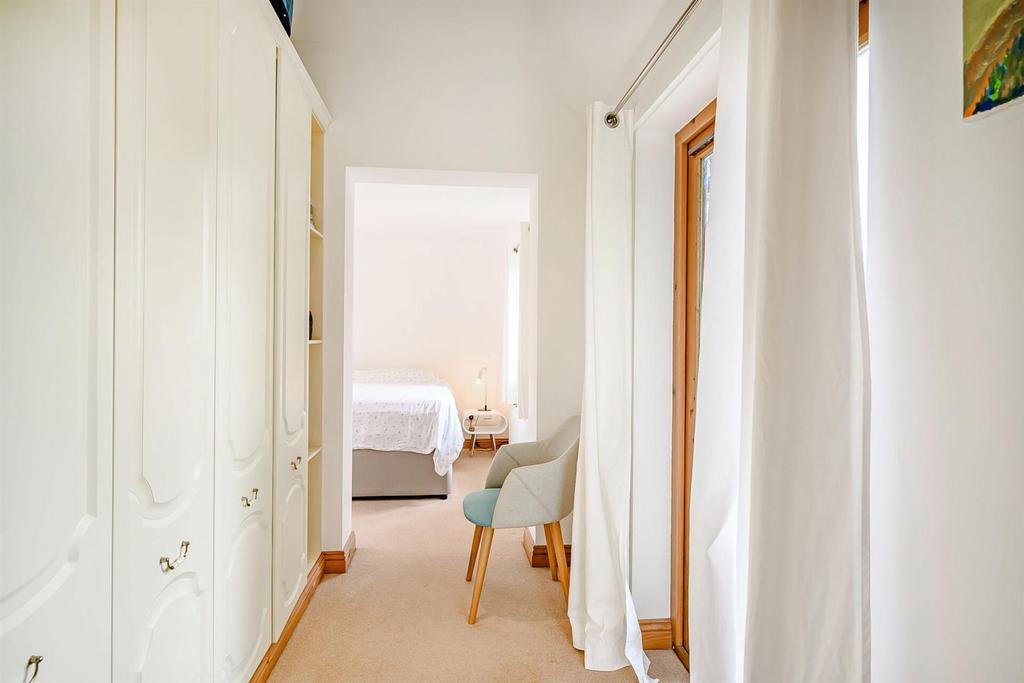 8513284-interior32.jpg