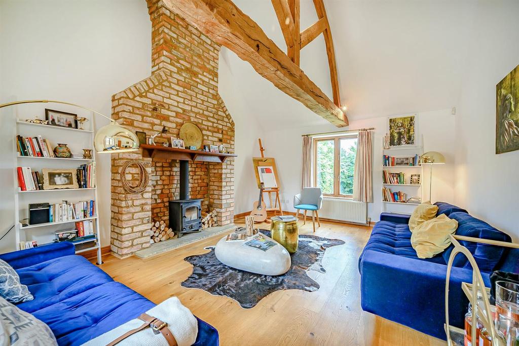 8513284-interior16.jpg