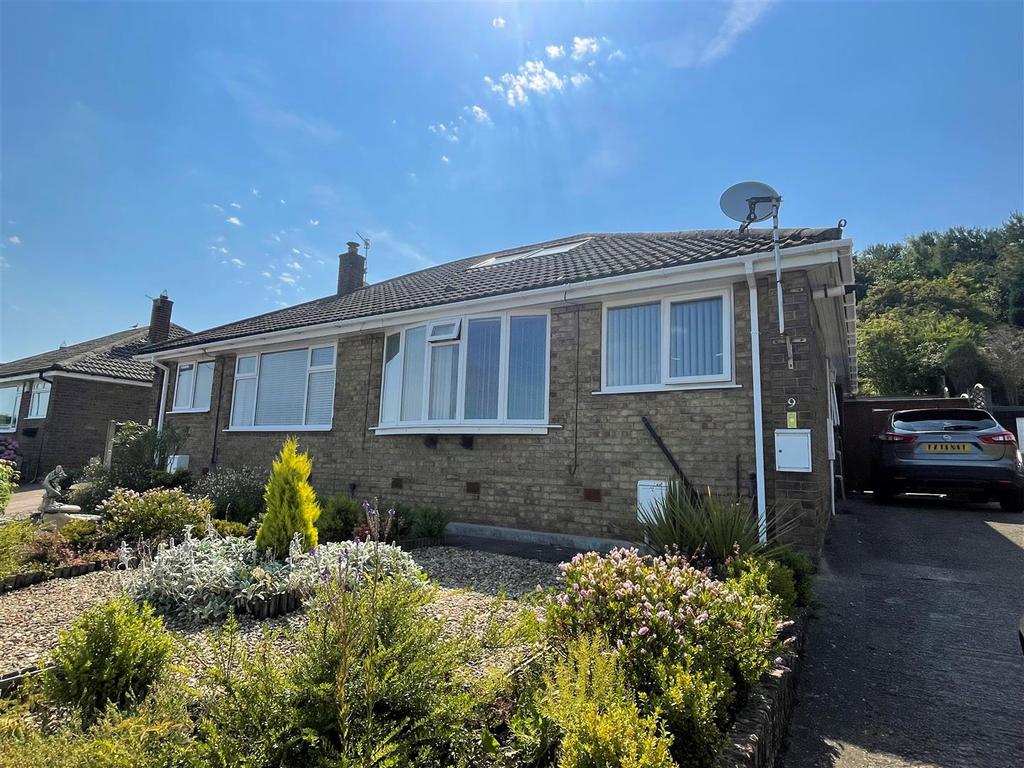 Sea View Crescent, Scarborough 3 bed semidetached bungalow £209,950