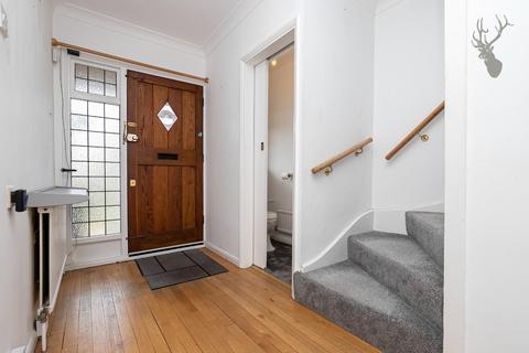 90 Dukes Avenue, Theydon Bois, Epping, CM16 7HF