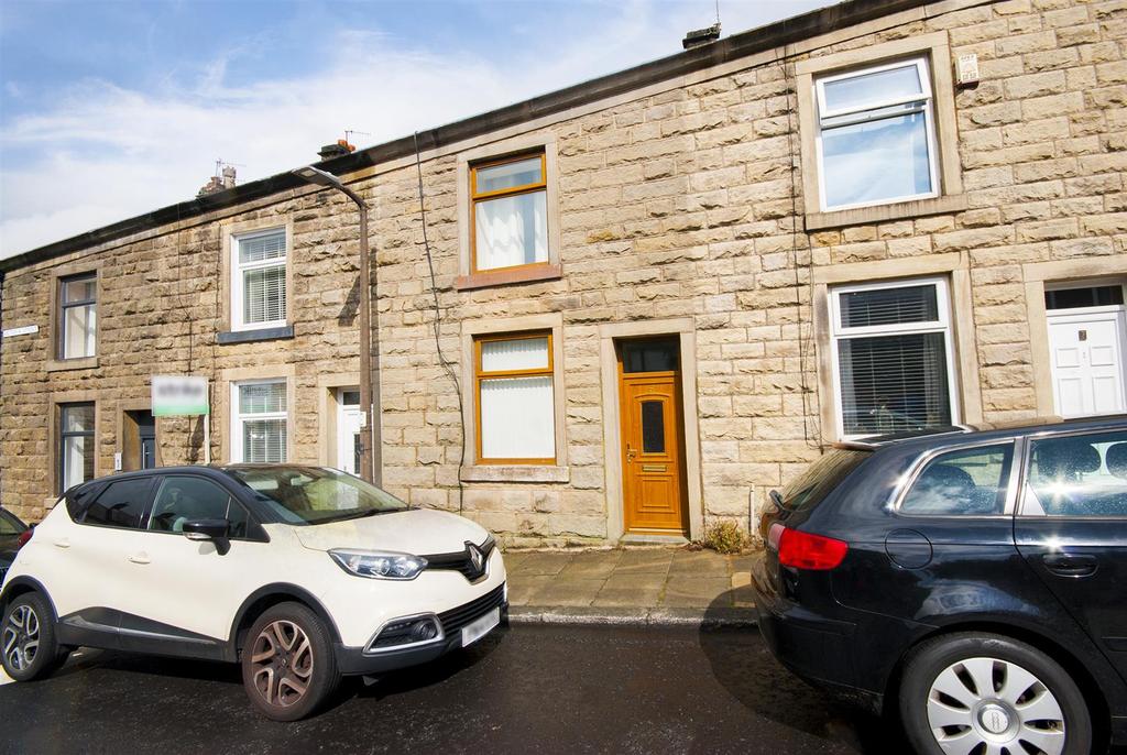 Victoria Street, Ramsbottom, Bury 2 bed house £850 pcm (£196 pw)