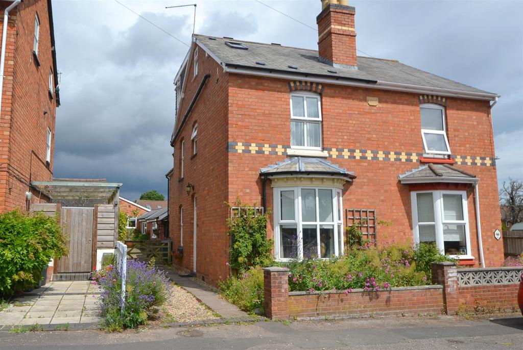 Bellars Lane, Malvern 5 bed semidetached house £425,000