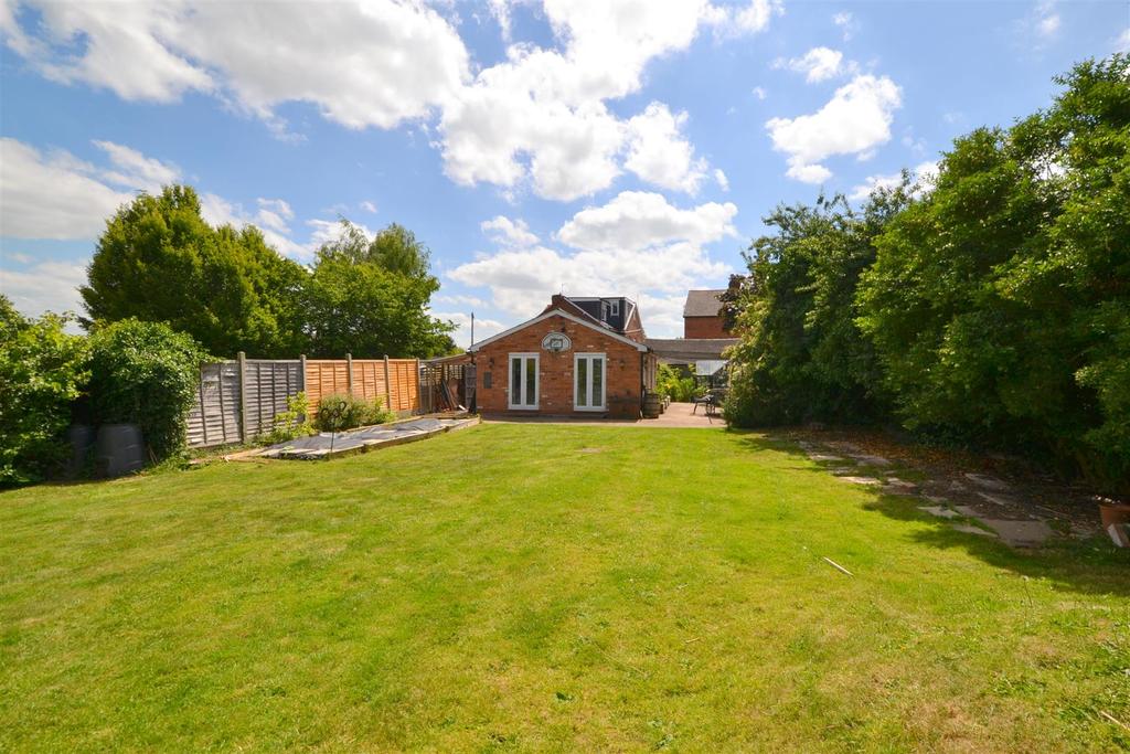 Bellars Lane, Malvern 5 bed semidetached house £425,000