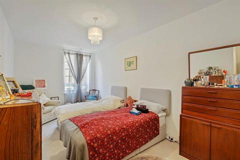 2 bedroom apartment for sale - Twickenham Road, Isleworth
