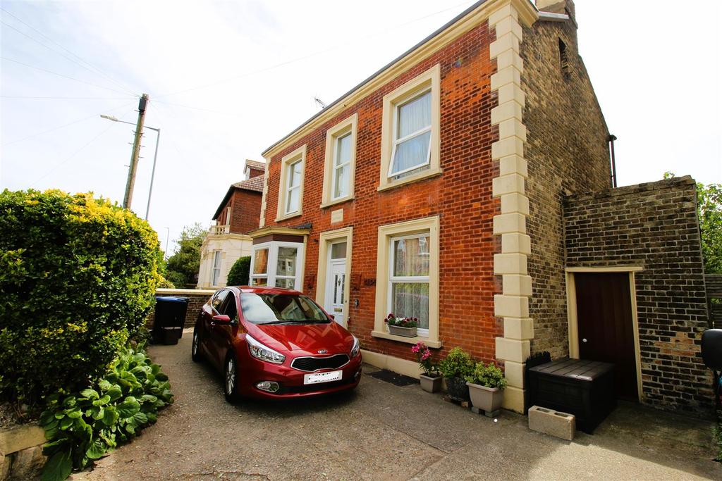 St. Peters Road, Margate 3 bed detached house for sale £480,000