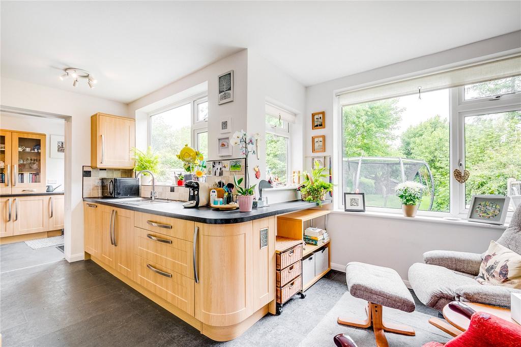 Queens Crescent, St. Albans... 3 bed semidetached house £975,000