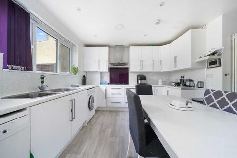28 Gloucester Road, London, E10 7HT