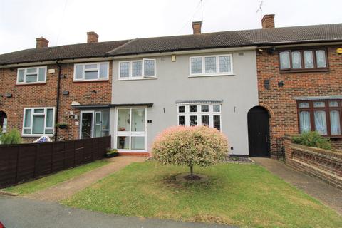 7 Melksham Drive, Romford, RM3 8QU
