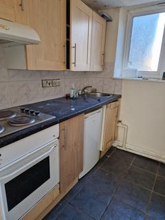 Studio to rent, Leeds House Gardens, - George Street, Luton