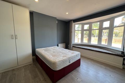 Studio to rent, ,  Hounslow, TW5