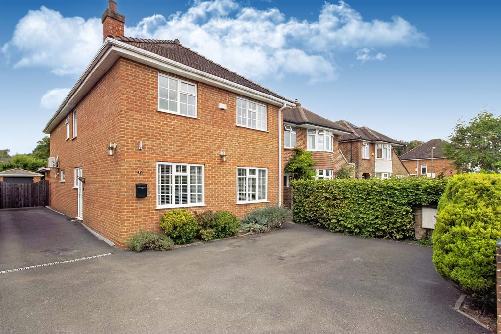 Parkhurst Road, Horley, Surrey, RH6 5 bed detached house £775,000