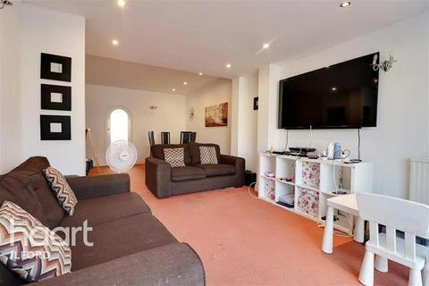 3 bedroom terraced house to rent, Perth Road IG2