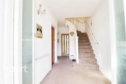 3 bedroom terraced house to rent, Perth Road IG2