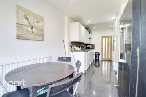 3 bedroom terraced house to rent, Perth Road, Ilford