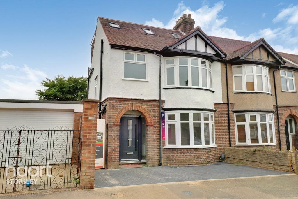 Rutland Crescent, Luton 4 bed semidetached house for sale £450,000