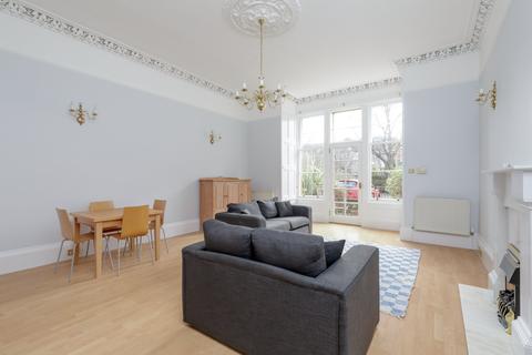 11/3 Strathearn Road, Edinburgh, EH9 2AE