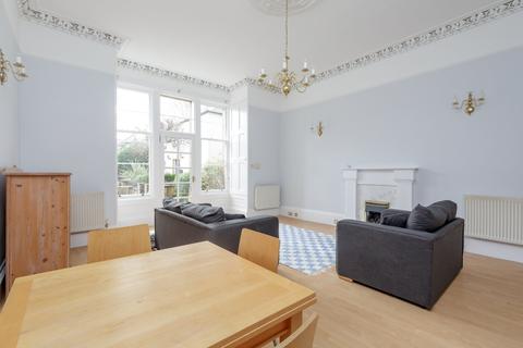 11/3 Strathearn Road, Edinburgh, EH9 2AE