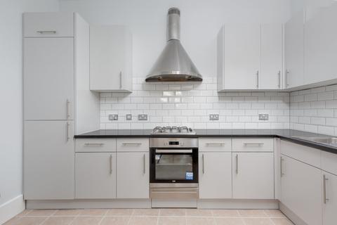 11/3 Strathearn Road, Edinburgh, EH9 2AE