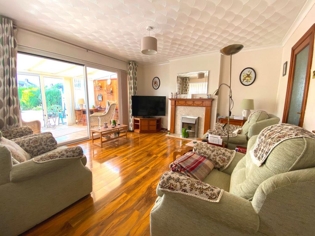 Coppice Drive, Parklands, Northampton... 2 bed semidetached bungalow