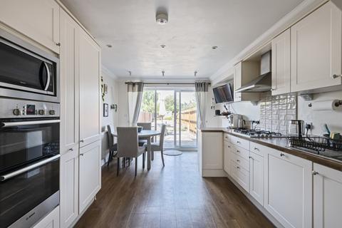 72c Kings Road, Godalming, GU7 3ES