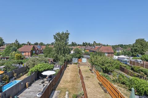 72c Kings Road, Godalming, GU7 3ES