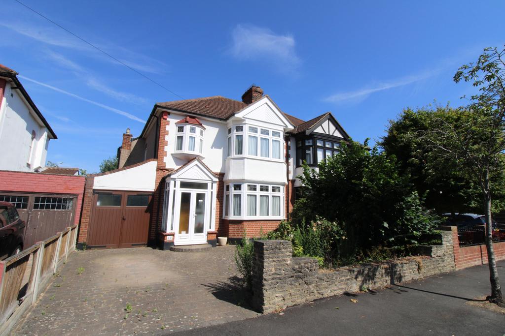 Sycamore Avenue, Upminster RM14 3 bed semidetached house £735,000