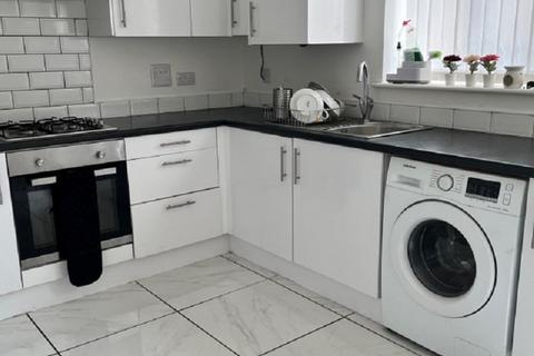 4 bedroom townhouse to rent, Northumberland Road, Old Trafford, Manchester. M16 9DA