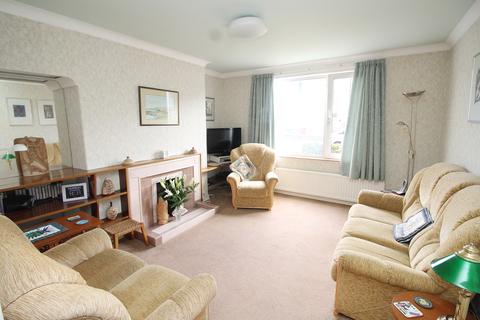 15 Castle Avenue, Balloch, Alexandria, G83 8HU