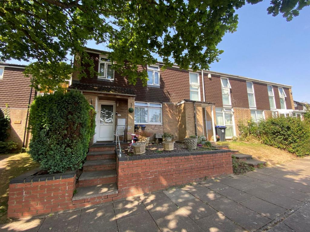 Tonmead Road, Lumbertubs, Northampton... 3 bed end of terrace house £