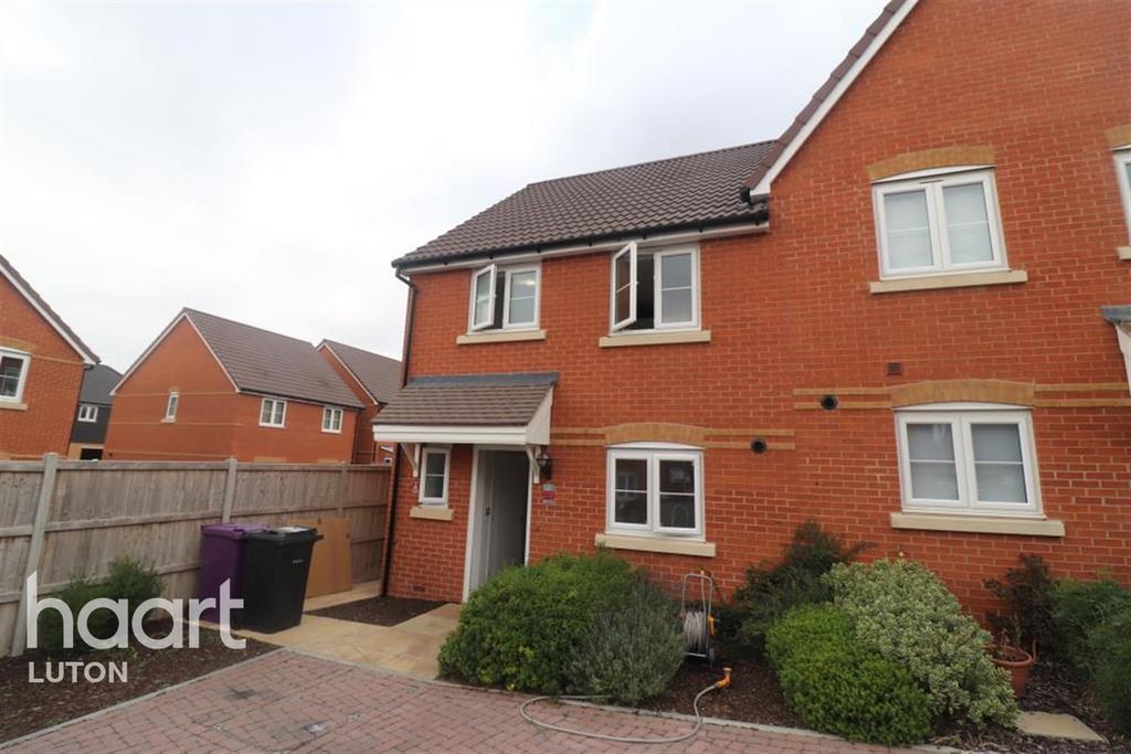 Lilburn Avenue, Royston 3 bed semidetached house £1,700 pcm (£392 pw)
