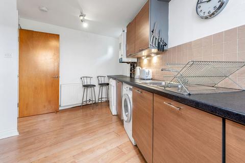 3 bedroom flat to rent, Brunswick Road, Leith Walk, Edinburgh, EH7