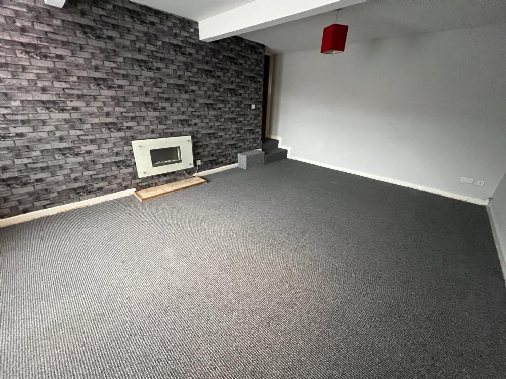 Alfreton Road. Newton 2 bed townhouse £595 pcm (£137 pw)