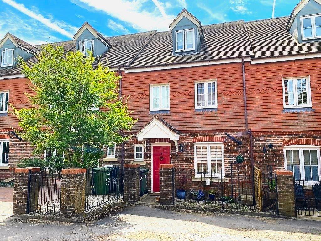 Victoria Way, Liphook, Hampshire 4 bed terraced house for sale £465,000