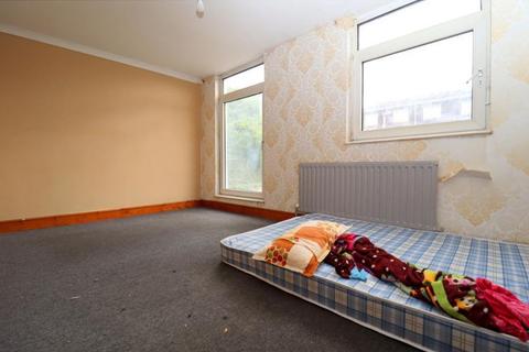 8 Trowbridge Gardens, Luton, LU2 7JY