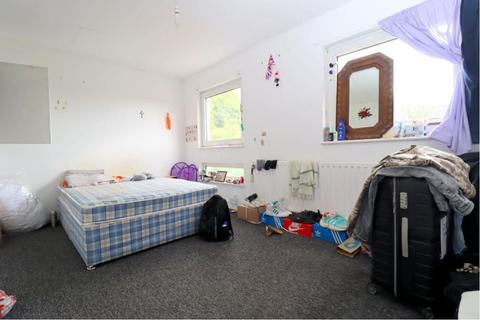 8 Trowbridge Gardens, Luton, LU2 7JY