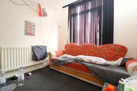 8 Trowbridge Gardens, Luton, LU2 7JY