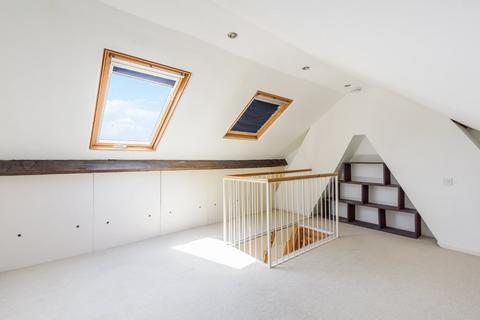 4 Ashcroft Gardens, Cirencester, GL7 1RB