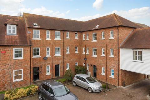 1 bedroom flat to rent, The Spires, Canterbury