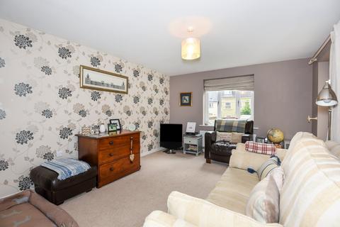 7 Chambers Court, Faringdon, SN7 7FS