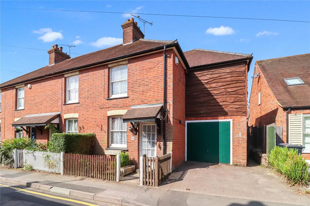 Lakes Lane, Beaconsfield, Buckinghamshire, HP9 3 bed end of terrace