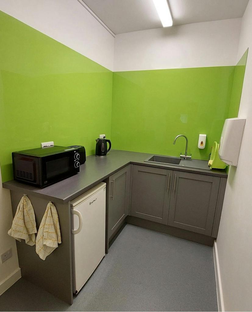 EH Kitchen 2.JPG